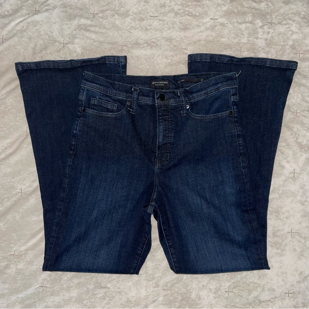 Banana Republic Premium Denim Flare Jeans Dark Wash Size 30S Mid Rise Stretch